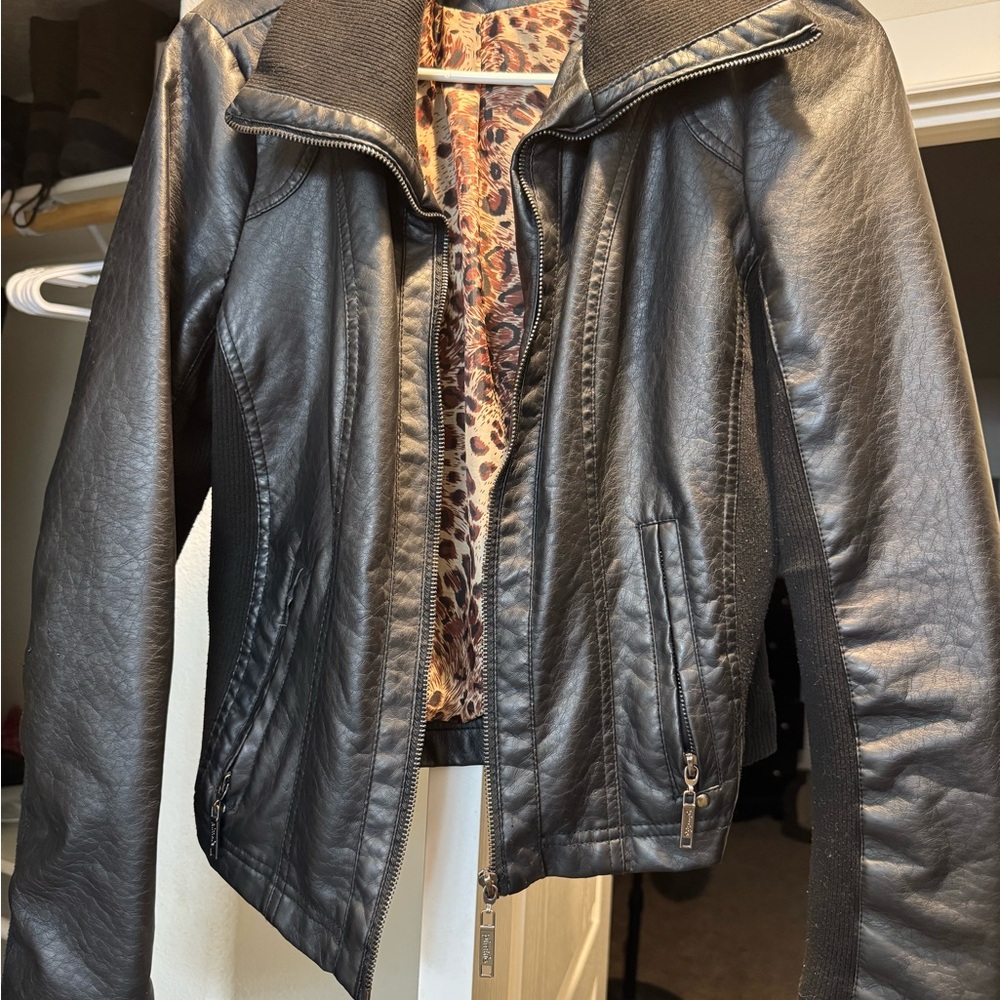 Elegant Black Leather Jacket for Women